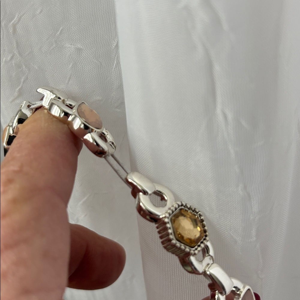 Napier Silvertone Stretch,hexagon,teardrop acrylic stones,topaz,peach,light pink - Picture 4 of 6